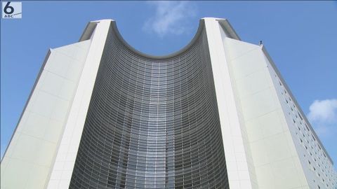 【大阪】職務質問した警察官３人に盗難車を急発進　殺人未遂と窃盗容疑で１７歳少年逮捕